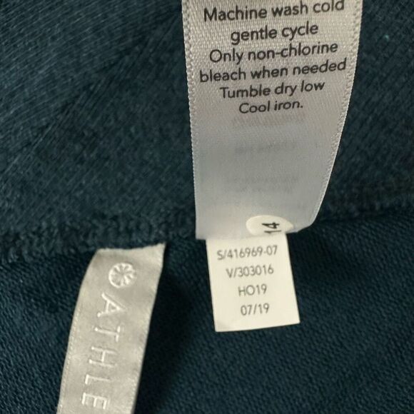 Athleta XS Nirvana Wear Two Ways Wrap Dark Vista Teal #416969 - Picture 7 of 7